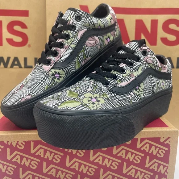 Vans Women's Old Skool Stackform Platform Sneakers
Tapestry Floral B
VN0009PZBM8 - Picture 6 of 16
